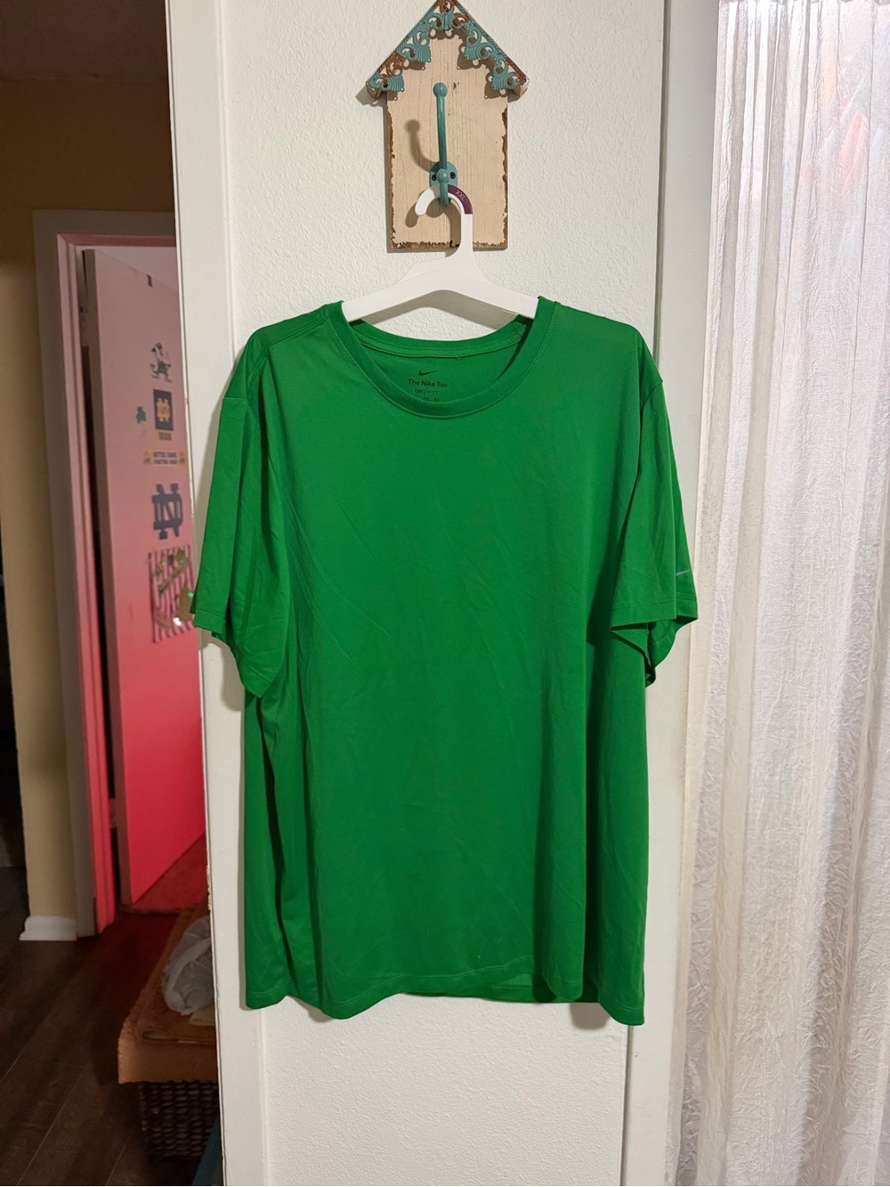 Nike Men's Short Sleeve Crew Tee in Green
